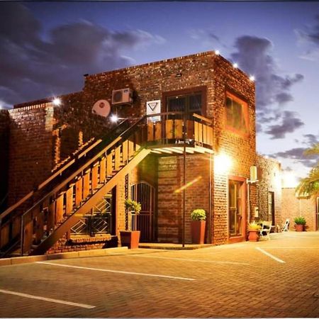 7A Jameson Guesthouse Kimberley Bagian luar foto
