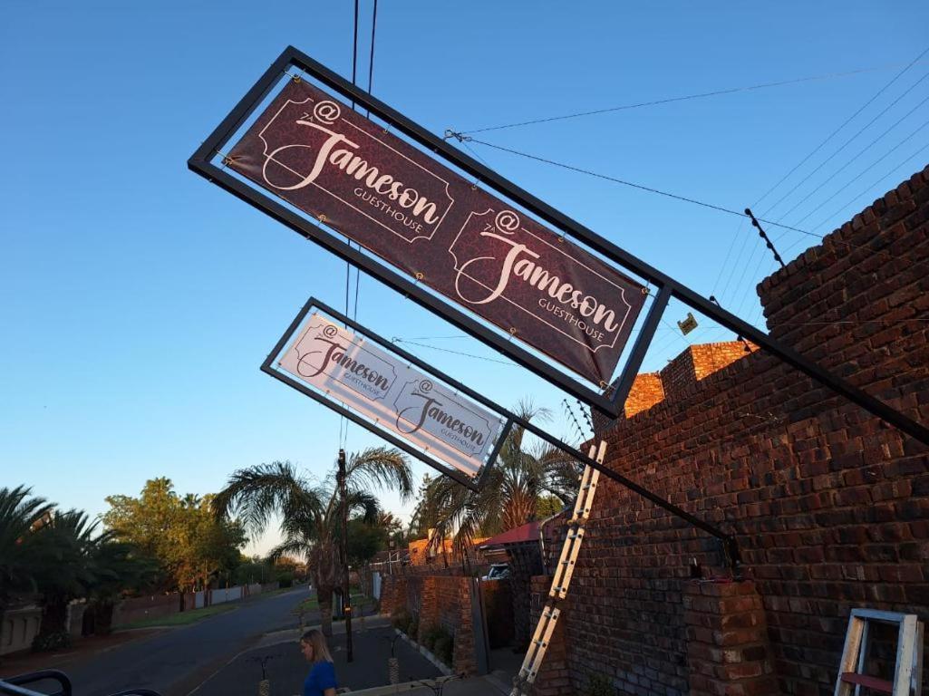 7A Jameson Guesthouse Kimberley Bagian luar foto